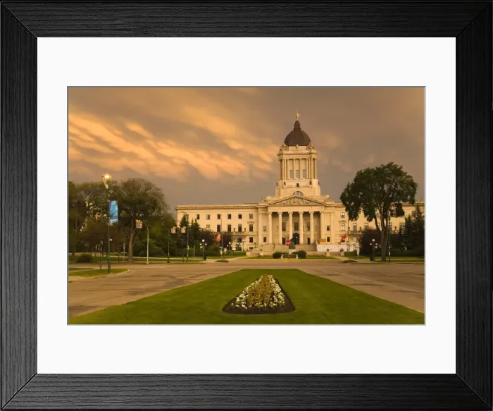 Framed Print : Legislative Building, Winnipeg, Manitoba, Canada, North America Framed Print : Legislative Building, Winnipeg, Manitoba, Canada, North America