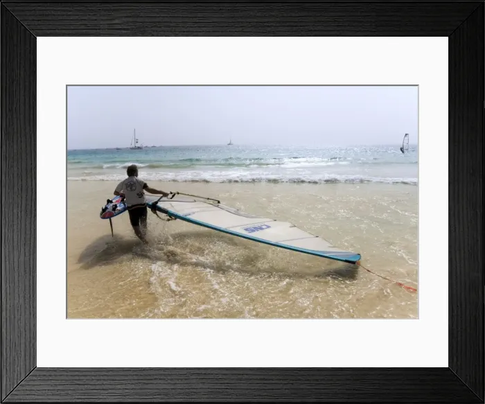 Framed Print : Wind surfing at Santa Maria on the island of Sal (Salt), Cape Verde Islands, Africa Framed Print : Wind surfing at Santa Maria on the island of Sal (Salt), Cape Verde Islands, Africa