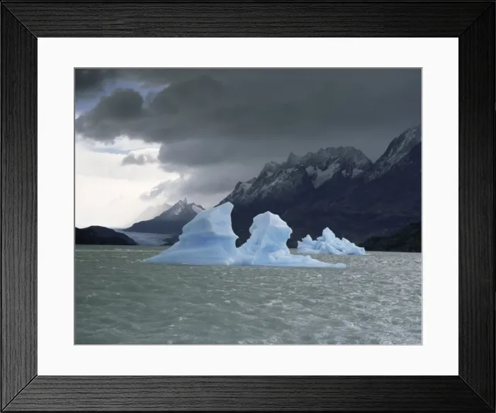 Framed Print : Ice in Lago Grey, Torres del Paine National Park, Patagonia, Chile, South America Framed Print : Ice in Lago Grey, Torres del Paine National Park, Patagonia, Chile, South America