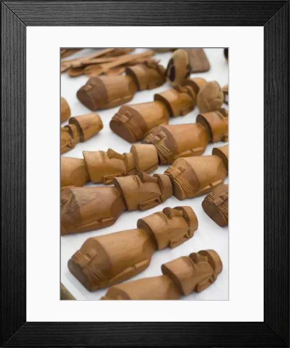 Framed Print : Souvenir vendor, Tahai Ceremonial Site, Easter Island (Rapa Nui), Chile, South America