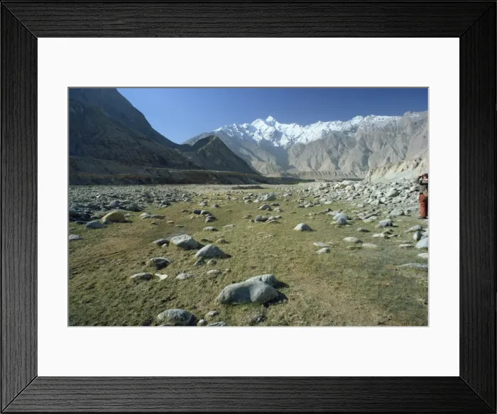Framed Print : Rocky valley with snow capped mountains in the background on the Karakorum Highway on route to Pakistan, in Xinjiang Province Framed Print : Rocky valley with snow capped mountains in the background on the Karakorum Highway on route to Pakistan, in Xinjiang Province