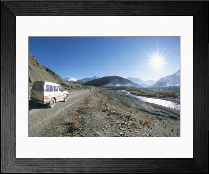 Framed Print : Morning on old Lhasa-Shigatse road, Kangtsang snow-peak in distance, Tibet, China, Asia Framed Print : Morning on old Lhasa-Shigatse road, Kangtsang snow-peak in distance, Tibet, China, Asia