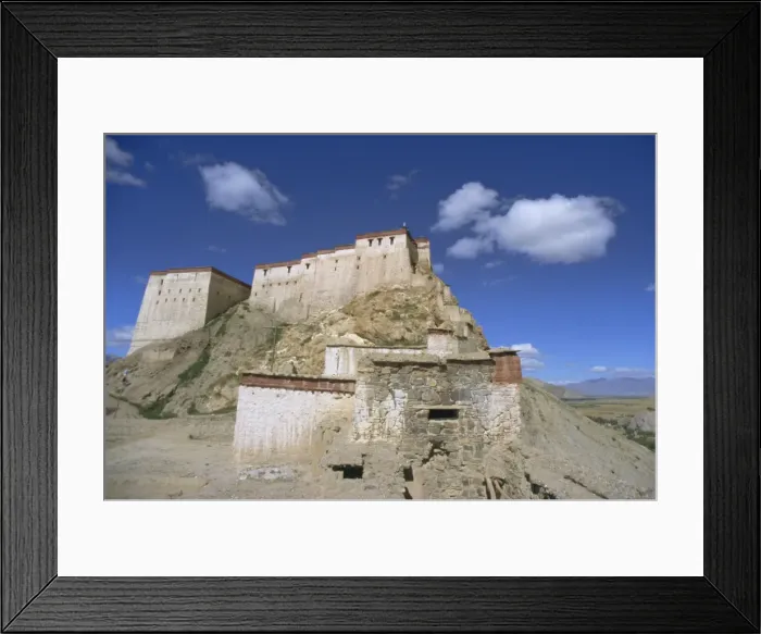 Framed Print : Gyangze Dzong (monastery), Gyangze (Gyantse), Tibet, China, Asia Framed Print : Gyangze Dzong (monastery), Gyangze (Gyantse), Tibet, China, Asia
