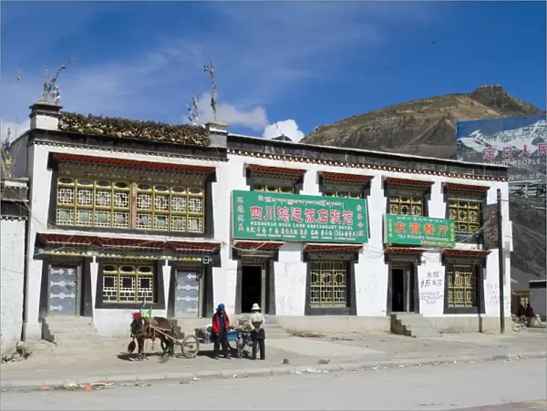 Street view, Shegar, Tibet, China, Asia