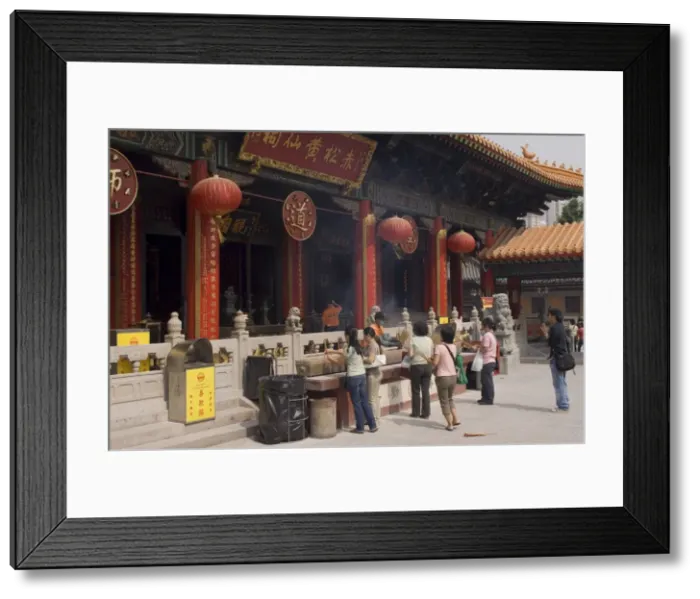 Framed Print : Wong Tai Sin Temple, Wong Tai Sin district, Kowloon, Hong Kong, China, Asia Framed Print : Wong Tai Sin Temple, Wong Tai Sin district, Kowloon, Hong Kong, China, Asia
