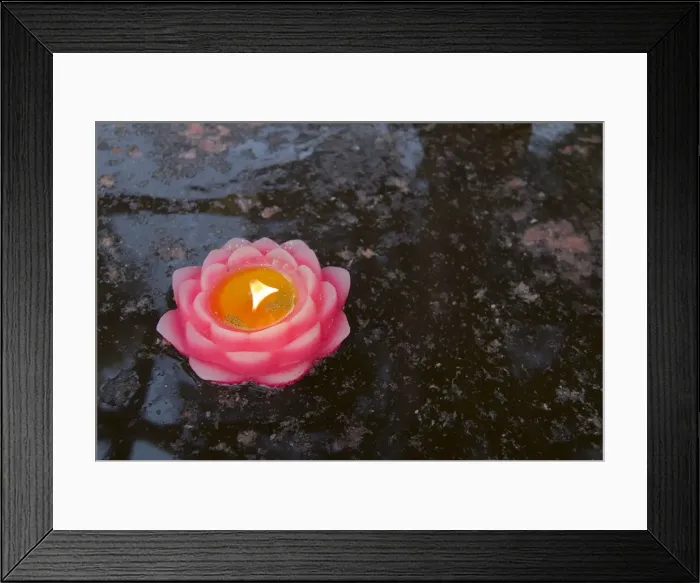 Framed Print : Candle floating in Dafo temple, Leshan, Sichuan, China, Asia Framed Print : Candle floating in Dafo temple, Leshan, Sichuan, China, Asia