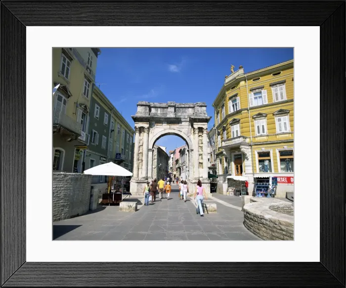 Framed Print : The Triumphal Arch of Segius dating from 27BC, Pula, Istria, Croatia, Europe Framed Print : The Triumphal Arch of Segius dating from 27BC, Pula, Istria, Croatia, Europe