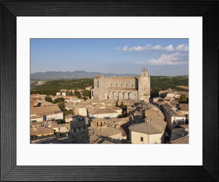 Framed Print : View over the old town with Santa Maria Cathedral, Orvieto, Terni District, Umbria Framed Print : View over the old town with Santa Maria Cathedral, Orvieto, Terni District, Umbria