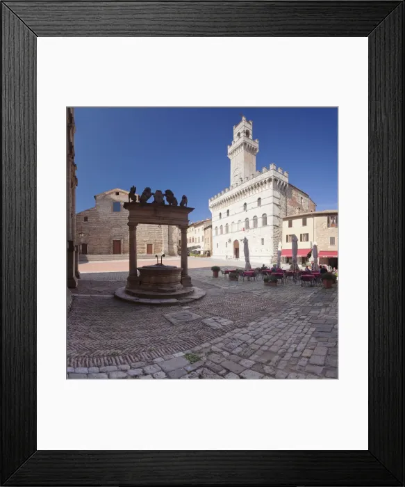 Framed Print : Piazza Grande Square and Palazzo Contuzzi, street cafe, Montepulciano, Siena Province Framed Print : Piazza Grande Square and Palazzo Contuzzi, street cafe, Montepulciano, Siena Province