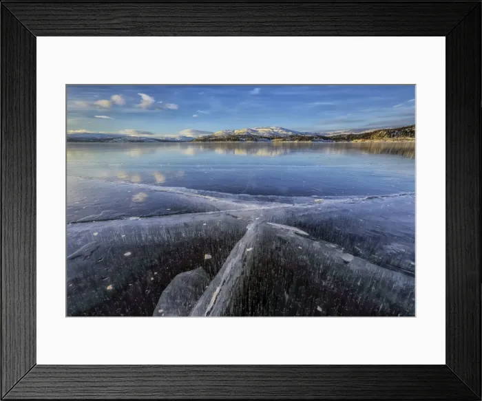 Framed Print : The frozen Lake Limingen, Rorvik, Borgefjell National Park, Trondelag, Norway, Scandinavia Framed Print : The frozen Lake Limingen, Rorvik, Borgefjell National Park, Trondelag, Norway, Scandinavia