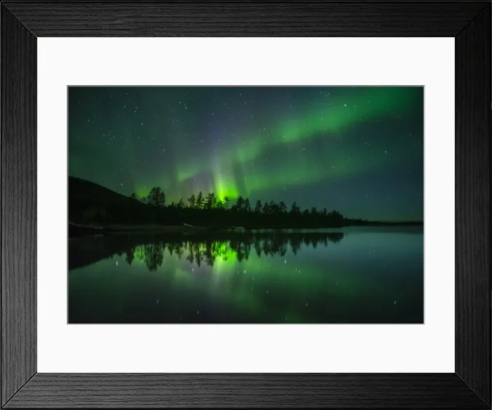 Framed Print : Aurora Borealis and stars over lake at night, Muonio, Lapland, Finland, Scandinavia Framed Print : Aurora Borealis and stars over lake at night, Muonio, Lapland, Finland, Scandinavia