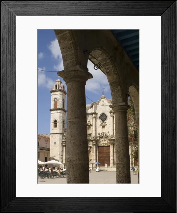 Framed Print : Catedral de San Cristobal and a cafe viewed through the arches of an arcade in the Plaza de la Catedral, Habana Vieja (old town), Havana, Cuba, West Indies Framed Print : Catedral de San Cristobal and a cafe viewed through the arches of an arcade in the Plaza de la Catedral, Habana Vieja (old town), Havana, Cuba, West Indies