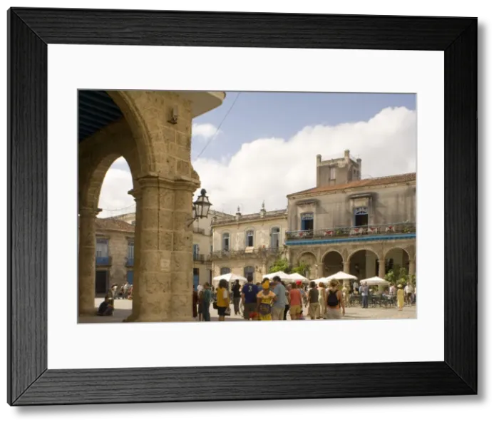 Framed Print : Tourists in the Plaza de la Catedral in Habana Vieja (old town), Havana
