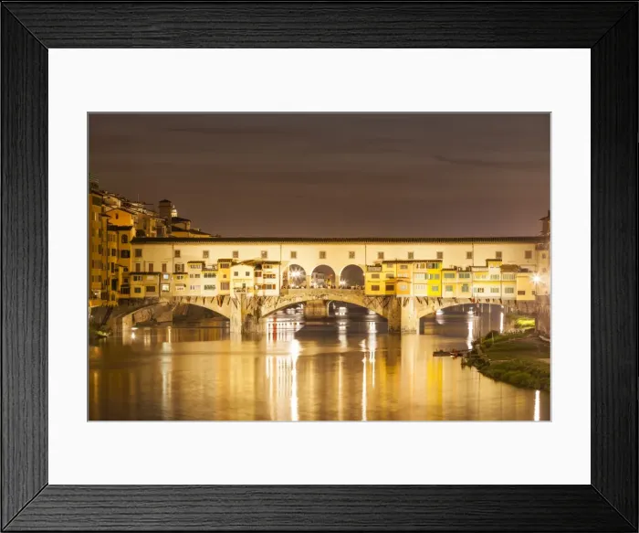 Framed Print : Ponte Vecchio over the River Arno at night, Florence, UNESCO World Heritage Site Framed Print : Ponte Vecchio over the River Arno at night, Florence, UNESCO World Heritage Site