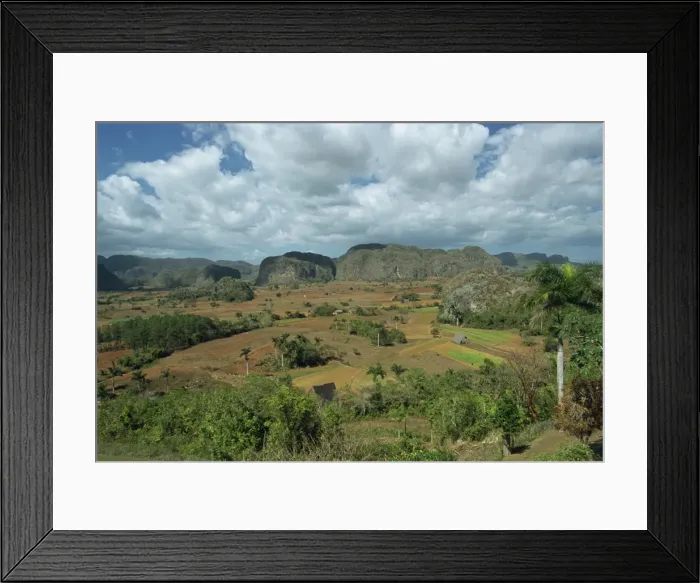Framed Print : The Sierra De Los Oragnos mountains near Vinales, Cuba, West Indies, Caribbean Framed Print : The Sierra De Los Oragnos mountains near Vinales, Cuba, West Indies, Caribbean