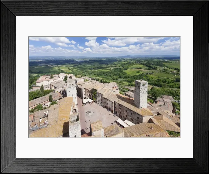 Framed Print : Piazza della Cisterna, San Gimignano, UNESCO World Heritage Site, Siena Province Framed Print : Piazza della Cisterna, San Gimignano, UNESCO World Heritage Site, Siena Province