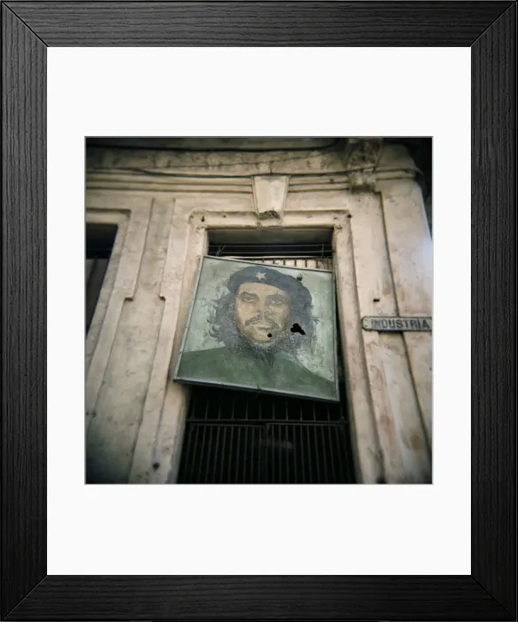 Framed Print : Old painting of Che Guevara on wall, Havana, Cuba, West Indies, Central America Framed Print : Old painting of Che Guevara on wall, Havana, Cuba, West Indies, Central America