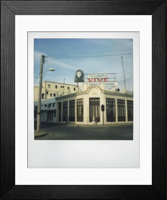 Framed Print : Polaroid of mural of Che Guevara on rooftop, Parc Central, Cienfuegos, Cuba Framed Print : Polaroid of mural of Che Guevara on rooftop, Parc Central, Cienfuegos, Cuba
