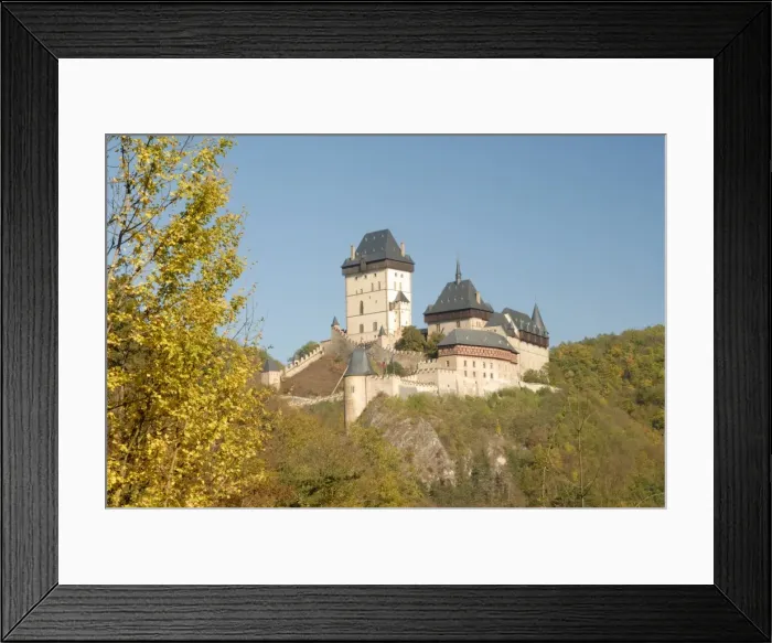Framed Print : Gothic castle of Karlstejn (1348), the most visited castle by tourists in country Framed Print : Gothic castle of Karlstejn (1348), the most visited castle by tourists in country