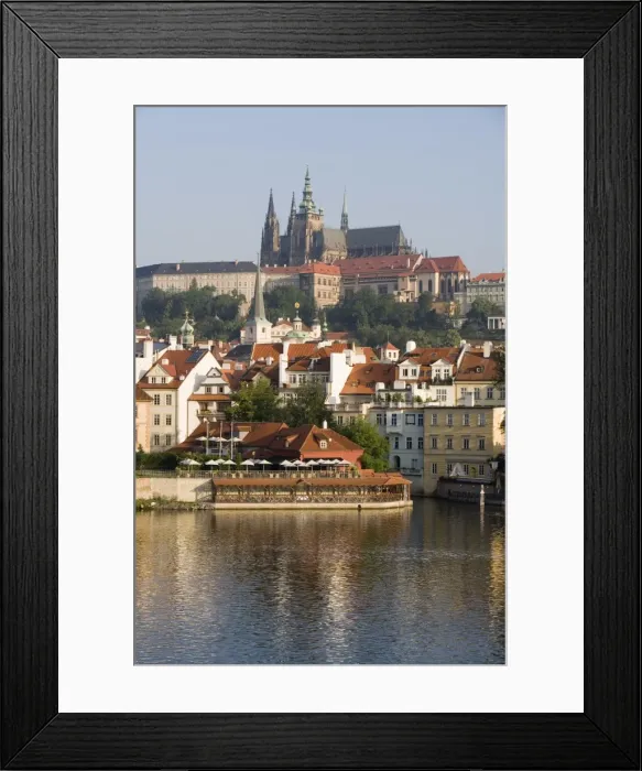 Framed Print : St. Vituss Cathedral and Royal Palace on skyline, UNESCO World Heritage Site Framed Print : St. Vituss Cathedral and Royal Palace on skyline, UNESCO World Heritage Site