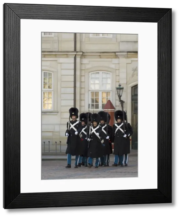 Framed Print : Changing of the guard, Amalienborg Palace, Copenhagen, Denmark, Scandinavia, Europe Framed Print : Changing of the guard, Amalienborg Palace, Copenhagen, Denmark, Scandinavia, Europe