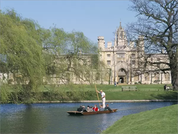 Punting on the Backs, with St. Johns College, Cambridge, Cambridgeshire