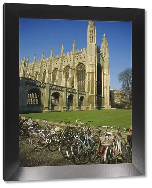 Kings College with bicycles in the foreground, Cambridge, Cambridgeshire, England, UK