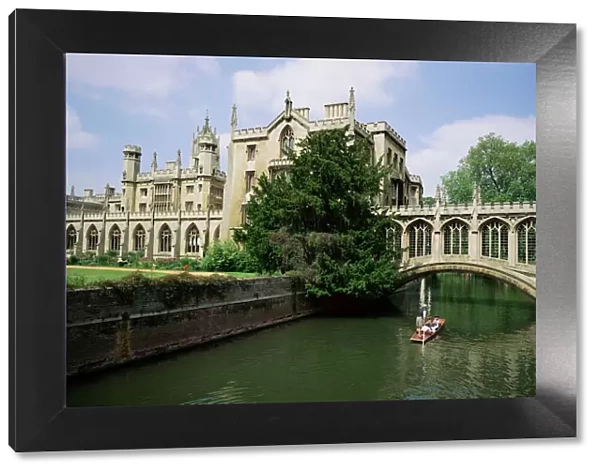 St. Johns College and Bridge of Sighs, Cambridge, Cambridgeshire, England