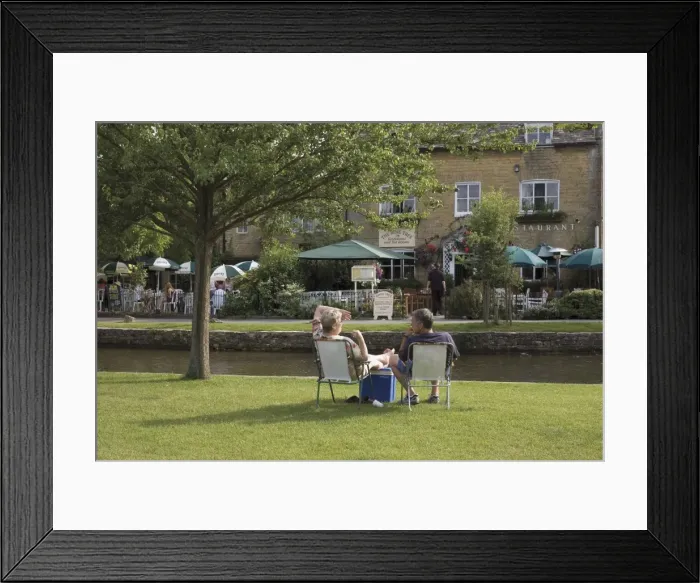 Framed Print : Alongside the River Windrush, Bourton on the Water, The Cotswolds, Gloucestershire Framed Print : Alongside the River Windrush, Bourton on the Water, The Cotswolds, Gloucestershire