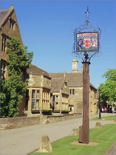 The Lygon Arms sign, Broadway, the Cotswolds, Hereford & Worcester, England, UK, Europe