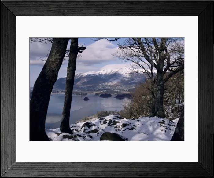 Framed Print : Derwentwater and Skiddaw in winter, Lake District National Park, Cumbria Framed Print : Derwentwater and Skiddaw in winter, Lake District National Park, Cumbria