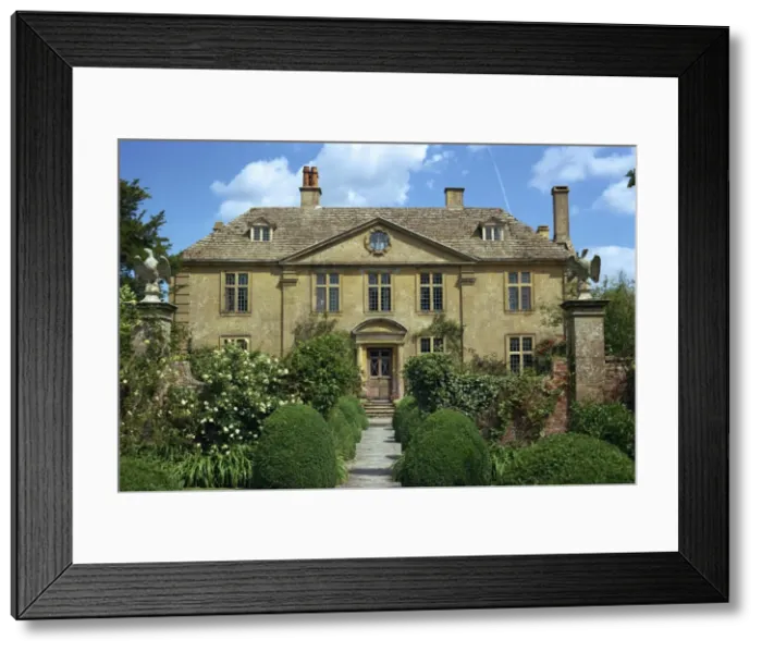 Framed Print : Tintinhull House, Somerset, England, United Kingdom, Europe Framed Print : Tintinhull House, Somerset, England, United Kingdom, Europe