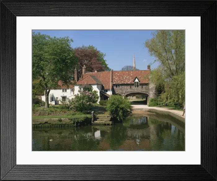 Framed Print : Bulls Ferry house and 15th century watergate, Norwich, Norfolk, England Framed Print : Bulls Ferry house and 15th century watergate, Norwich, Norfolk, England