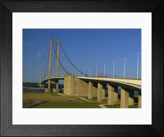 Framed Print : The Humber Bridge seen from the south, Humberside-Yorkshire, England, United Kingdom Framed Print : The Humber Bridge seen from the south, Humberside-Yorkshire, England, United Kingdom