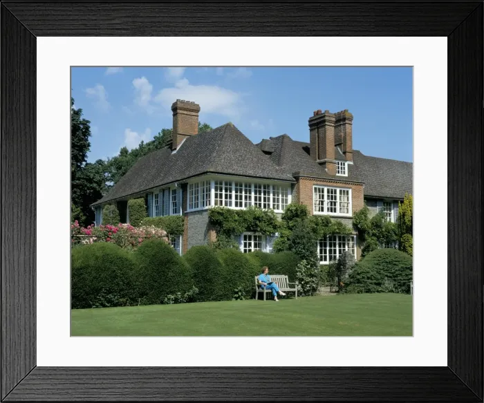 Framed Print : Nuffield Place, former home of William Morris of Morris Motors, Oxfordshire Framed Print : Nuffield Place, former home of William Morris of Morris Motors, Oxfordshire