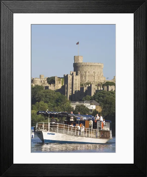 Framed Print : River Thames and Windsor Castle, Berkshire, England, United Kingdom, Europe Framed Print : River Thames and Windsor Castle, Berkshire, England, United Kingdom, Europe