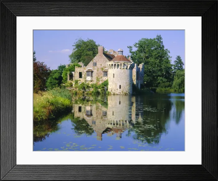 Framed Print : Scotney Castle refelcted in lake, Kent, England Framed Print : Scotney Castle refelcted in lake, Kent, England