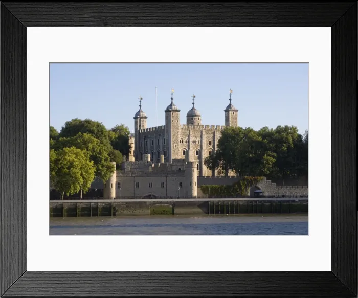 Framed Print : The Tower of London, London, England Framed Print : The Tower of London, London, England