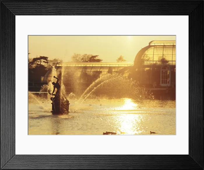 Framed Print : Palm house and fountains at the Royal Botanic Gardens, Kew, London, England, UK Framed Print : Palm house and fountains at the Royal Botanic Gardens, Kew, London, England, UK