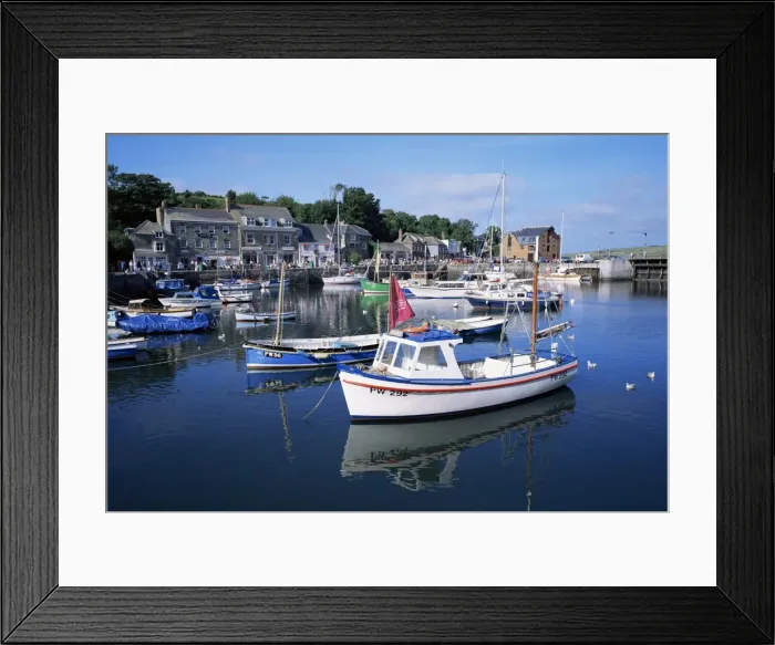 Framed Print : Padstow Harbour, Cornwall, United Kingdom Framed Print : Padstow Harbour, Cornwall, United Kingdom