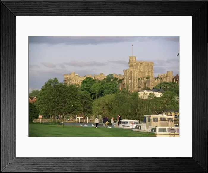 Framed Print : Windsor Castle from Eton Meadows across the River Thames, Windsor, Berkshire Framed Print : Windsor Castle from Eton Meadows across the River Thames, Windsor, Berkshire