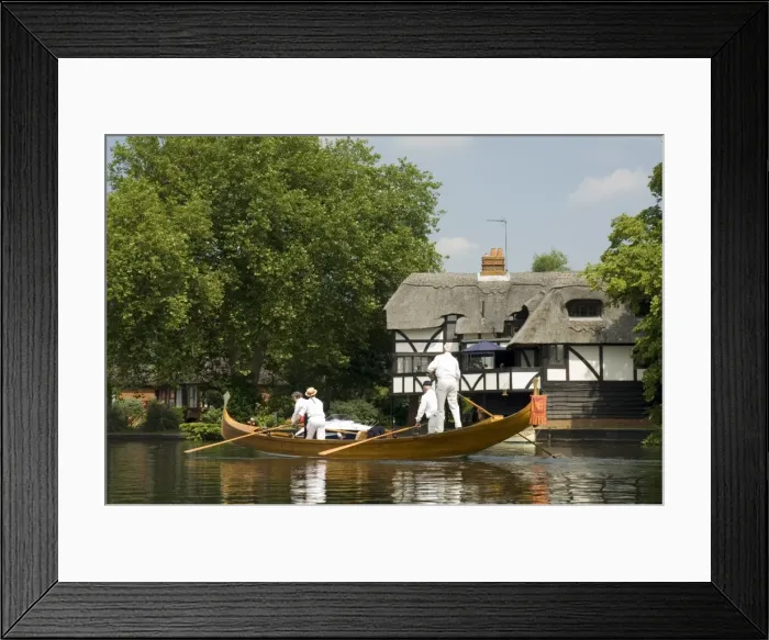 Framed Print : A gondola on the Thames, Wargrave, Berkshire, England United Kingdom, Europe Framed Print : A gondola on the Thames, Wargrave, Berkshire, England United Kingdom, Europe