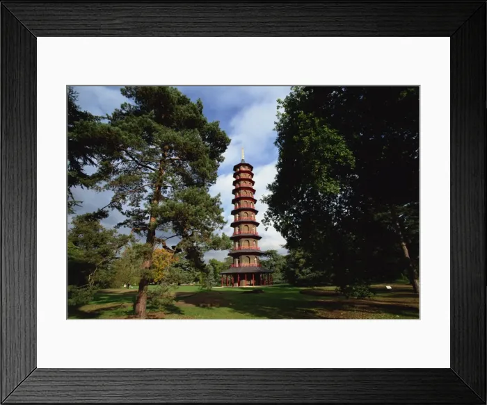 Framed Print : The Pagoda in the Royal Botanic Gardens at Kew (Kew Gardens), UNESCO World Heritage Site Framed Print : The Pagoda in the Royal Botanic Gardens at Kew (Kew Gardens), UNESCO World Heritage Site
