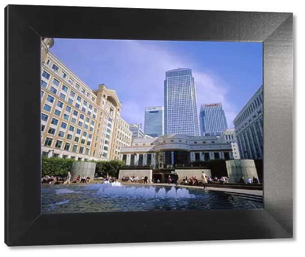 Canary Wharf from Cabot Square, Docklands, London, England, UK
