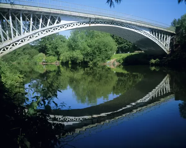Thomas Telfords Bridge built in 1826 over the River Severn, Holt Fleet