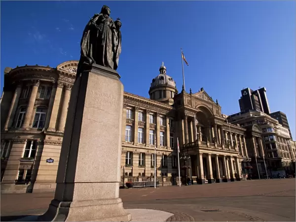 Statue of Queen Victoria and Council House, Victoria Square, city centre