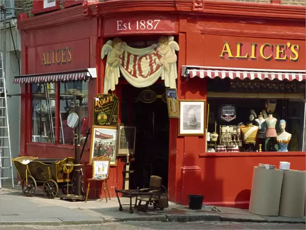 Antiques shop, Portobello Road Market, London, England, United Kingdom, Europe