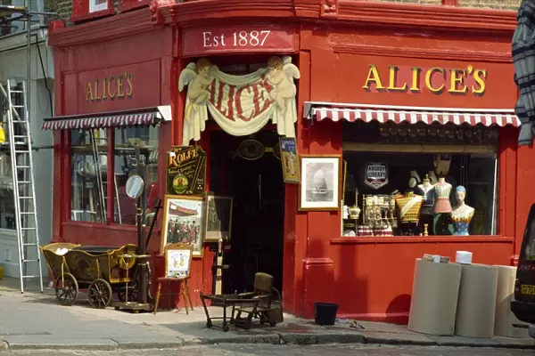 Antiques shop, Portobello Road Market, London, England, United Kingdom, Europe