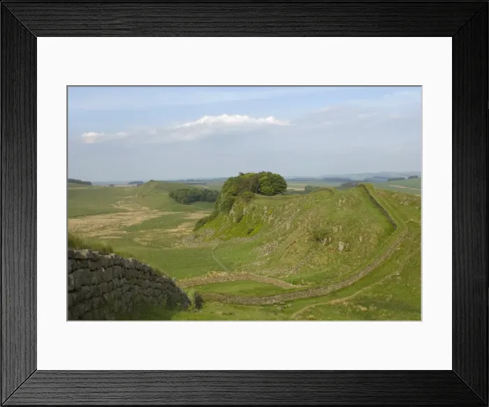 Framed Print : Cuddy Crags to east near Housesteads Fort, Hadrians Wall, UNESCO World Heritage Site Framed Print : Cuddy Crags to east near Housesteads Fort, Hadrians Wall, UNESCO World Heritage Site
