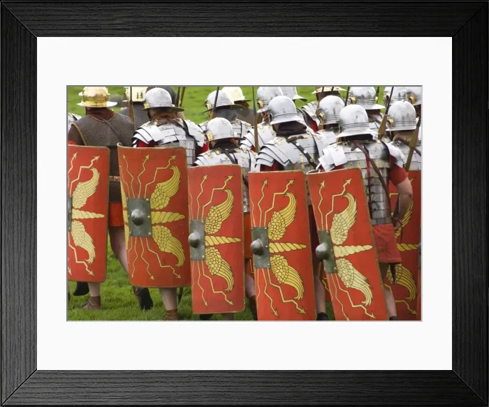Framed Print : Roman soldiers of the Ermine Street Guard on the march, armour and shield detail